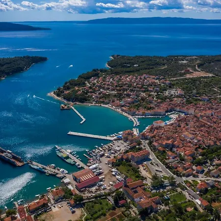 Luxury Landing Apartment Cres