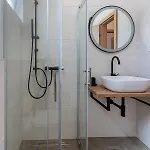 Luxury Landing Cres