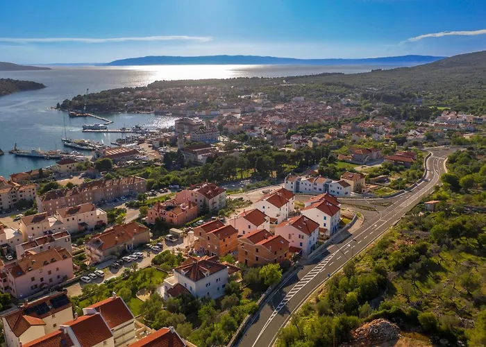 Luxury Landing Cres